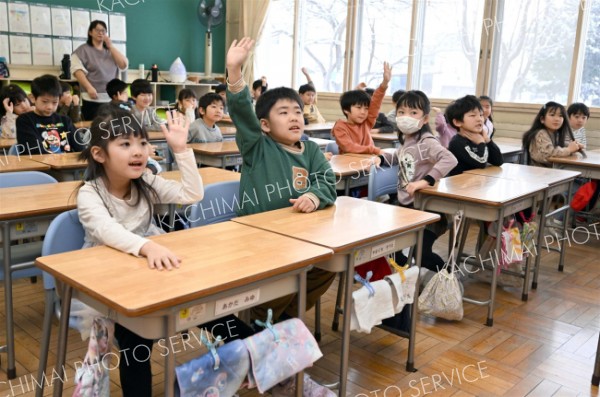 冬休みの思い出いっぱい　帯広市内小学校で始業式