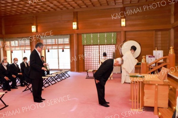 玉串を奉納し日本の繁栄願う　帯廣神社紀元祭
