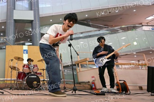 十勝に響く高校生バンドの音色　学生団体「トカチューン」旧長崎屋でキックオフライブ