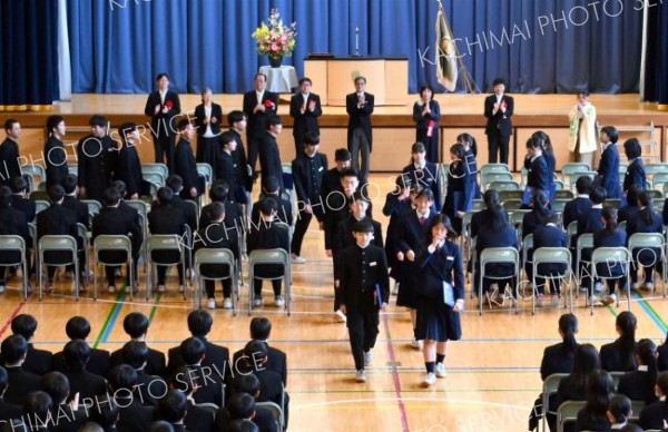 帯広第一中学校卒業式３５（金野和彦撮影）