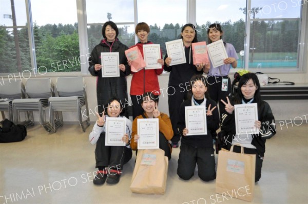 成年男子制す、小学生は水野・松村組初Ｖ、ソフトテニス全十勝選手権 3