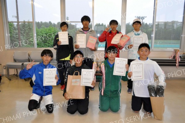 成年男子制す、小学生は水野・松村組初Ｖ、ソフトテニス全十勝選手権 11