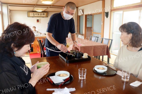 御影の「お寺カフェ」好評　照明寺　毎週月、火曜日「開店」　清水