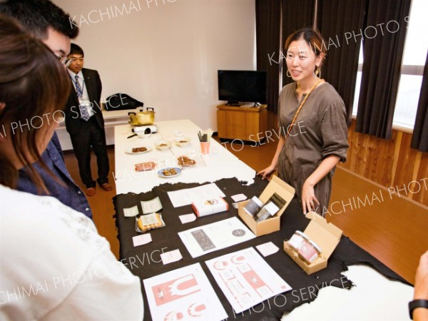 コンブや牛肉…試作品のお味は？　協力隊が開発した新メニューを試食　広尾