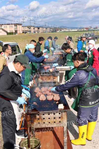 ５００円ステーキ５００キロ完売　４年ぶり士幌で収穫祭
