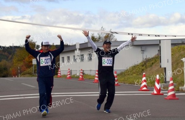 日産試験場で健脚　６２人が力走　陸別・こがらしマラソン 4