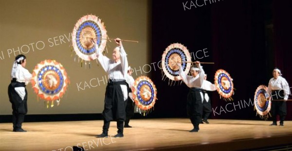 詩吟など９演目　傘踊り保存会も　池田町文化祭