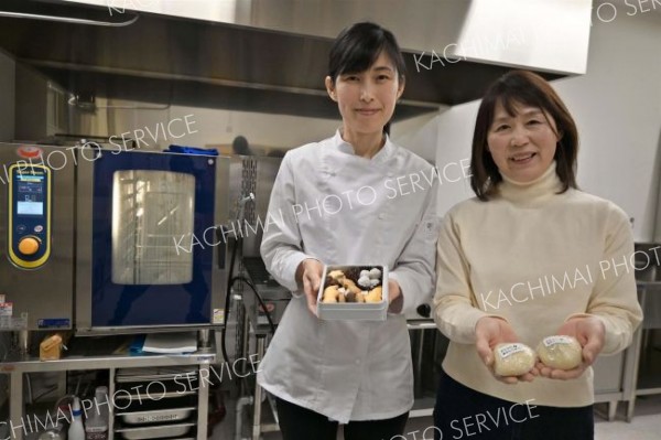 昭和商小学校内のシェアキッチンを使って新商品を開発し、起業した