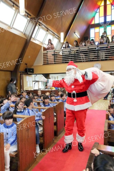 神聖な雰囲気の中クリスマス礼拝　帯広聖公会幼稚園 5