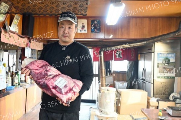 ジンギスカンのかたまり肉と戸井さん