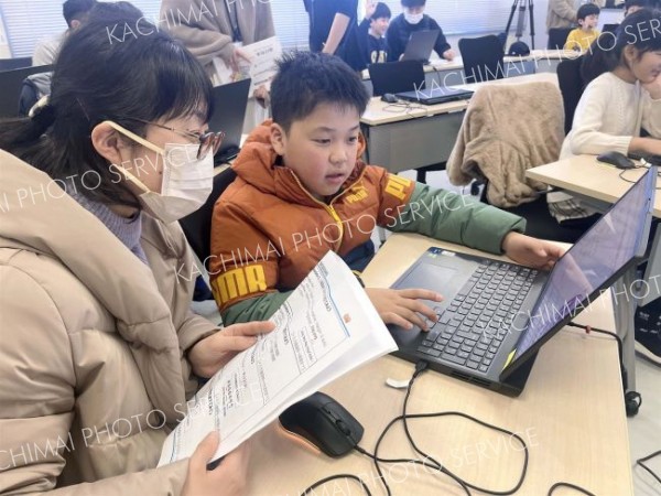 「ぷよぷよ」でプログラミング学ぶ　ＯＣＴＶ主催、親子１６組参加～こぼれ話