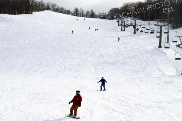 白銀台スキー場が今季営業スタート　明野ケ丘はあす