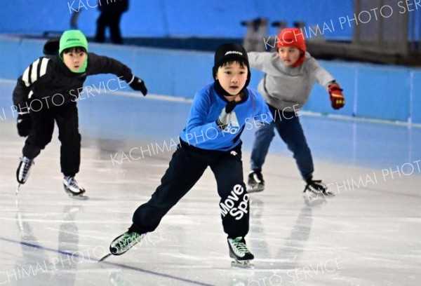 平子３年男子大会新総合Ｖ、６年女子は笹渕、男子は清水総合制す　帯広市児童スケート選手権 18