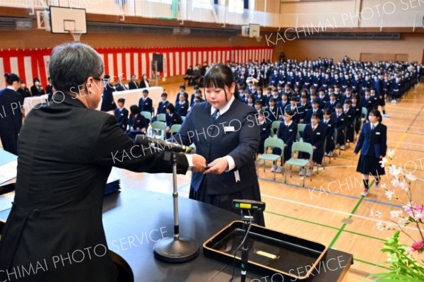 帯広第一中学校卒業式２８（金野和彦撮影）