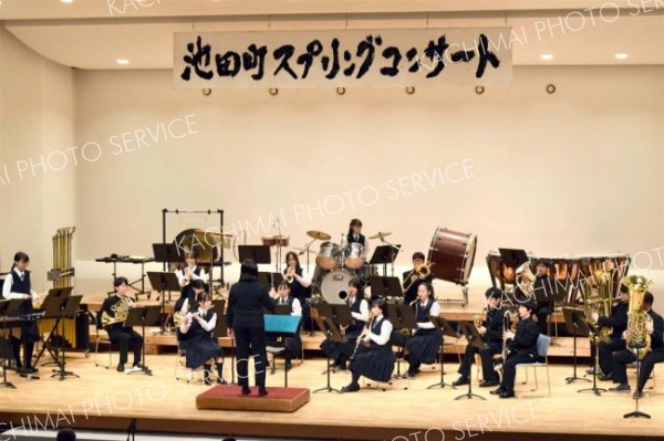 池田中学校吹奏楽部の演奏