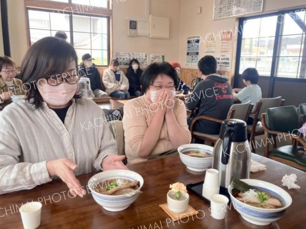 足寄　１時間で完売　コーヒー店とバーがコラボした中華そば屋