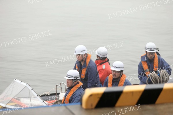 津波救命艇へ避難、ほくとドローンも初参加　大津で訓練 6