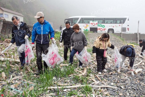 約１８０人が参加した広尾町の「ふるさとクリーン作戦」