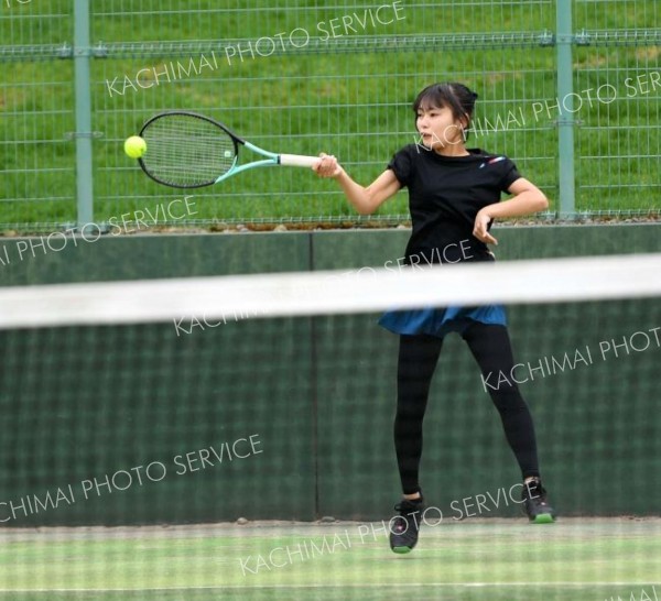 １８歳以下女子で２冠、男子も２冠　道ジュニアテニス選手権道東ブロック予選会