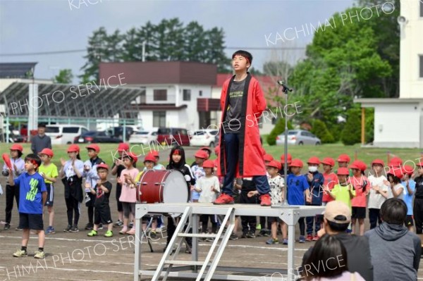 更別小学校運動会（８日、更別小学校。金野和彦撮影）