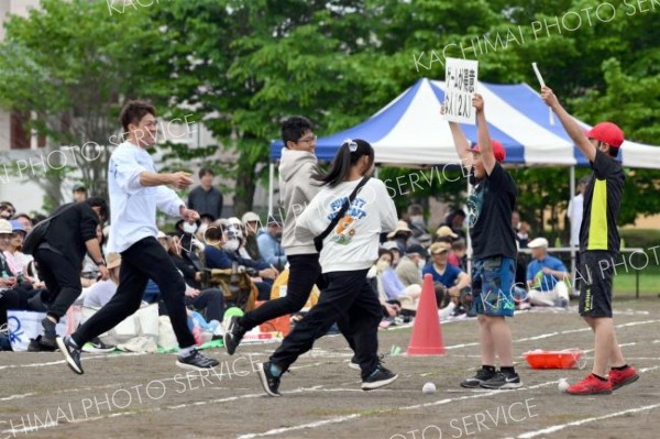 更別小学校運動会（８日、更別小学校。金野和彦撮影）