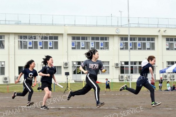 更別小学校運動会（８日、更別小学校。金野和彦撮影）