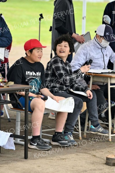 更別小運動会（８日、更別小学校。金野和彦撮影）