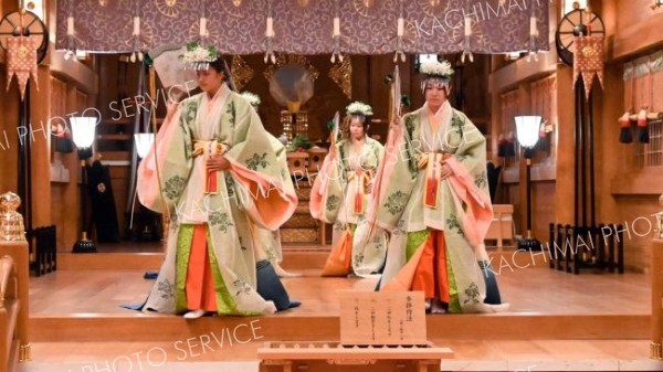 五穀豊穣願い神事、巫女の舞も　帯廣神社春季大祭