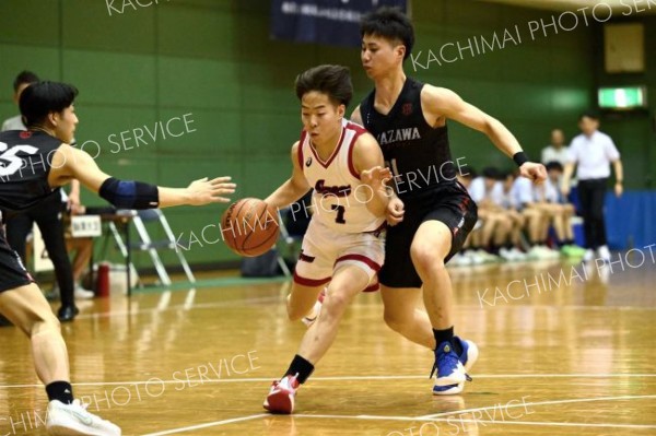 【男子決勝リーグ・白樺学園－駒大苫小牧】（金野和彦撮影）