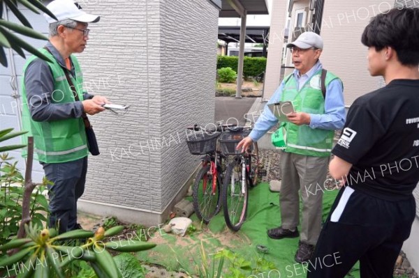 戸締まりはしっかりと　５町内会全戸訪れ「春の防犯診断」　市内広陵連合町内会