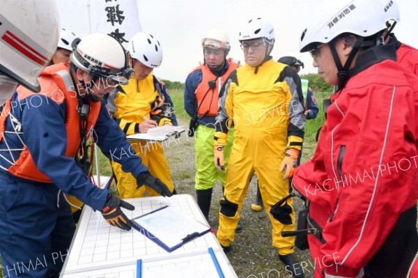 初の水難救助合同訓練　豊頃・浦幌消防署 4