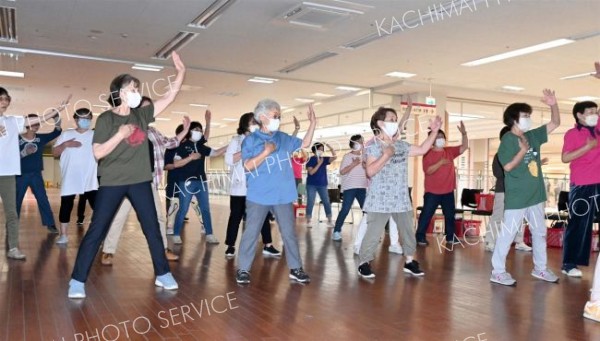 歌って踊れる池田ソングを町社協が制作　「歌ウマ女子高校生」を募集