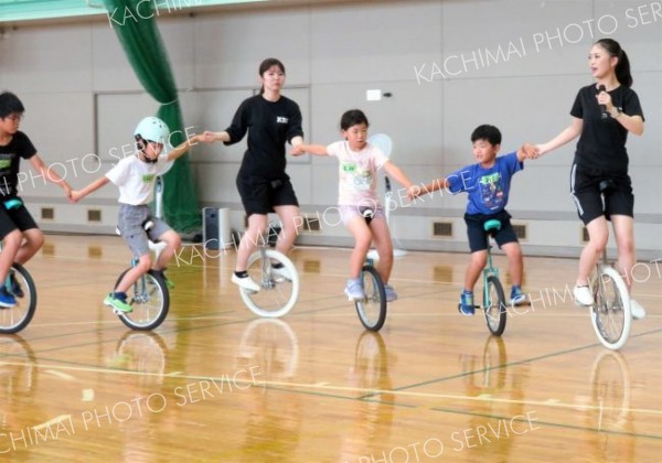 一輪車発表会に向けて練習に熱　上札内小