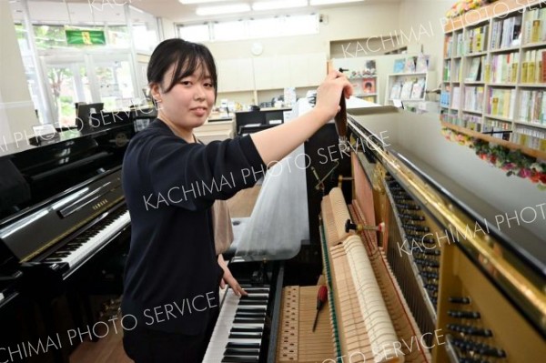 一台一台の音見極め　帯広旭楽器商会　～わが社の誇り（１７３）