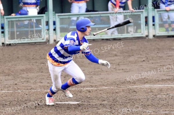 【決勝・まんぼうクラブ―タケシマスポーツ】タケシマスポーツの１番東野光希は２安打１死球３盗塁２得点で敢闘賞を受賞した