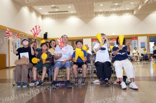 「惜しかった」「勇気をもらった」甲子園白樺初戦で地元芽室ＰＶに５０人 7