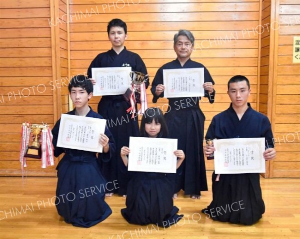 ６段初優勝、中学生優勝、全十勝剣連居合道部会６人活躍　北海道大会