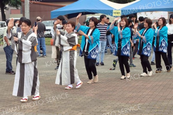 優雅で情感豊かな踊りで観客を魅了した