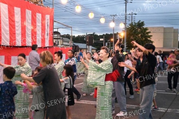 夏の夜に盆踊り楽しむ、プロスパ６まつり盛況　音更