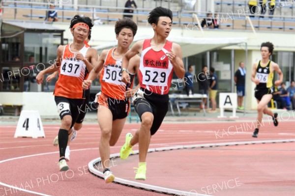 男子８００大会新Ｖ　全十勝高校新人陸上大会