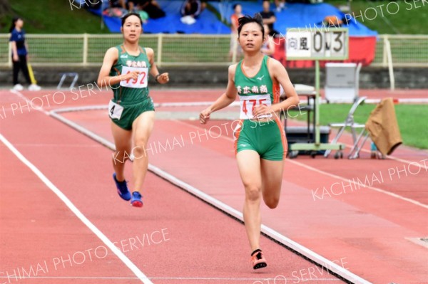 女子８００メートル決勝