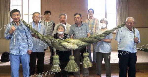 秋季例祭に向けしめ縄づくり　豊頃