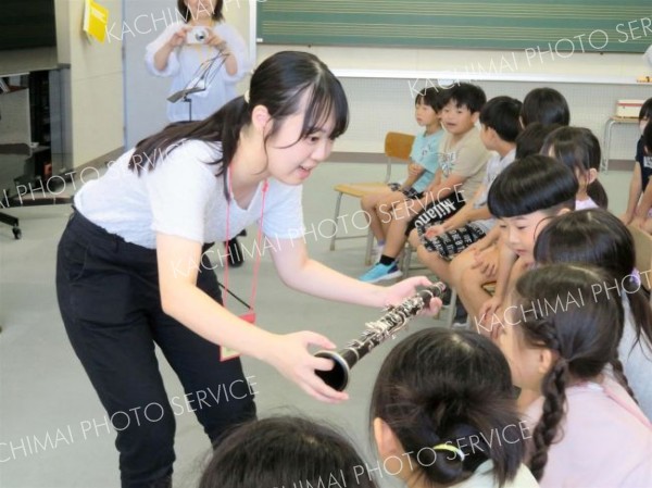 中札内の子どもたちが昭和音大生と交流　音楽の楽しさ学ぶ