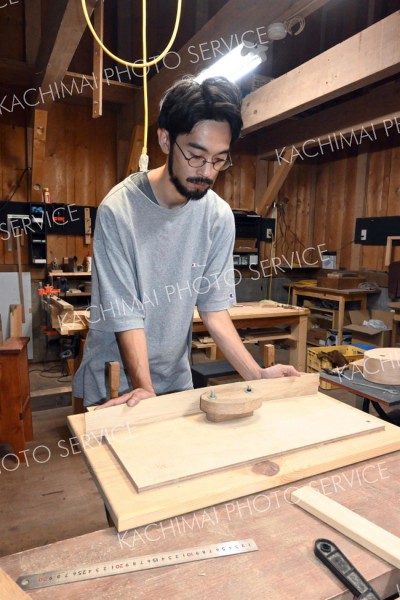 空き店舗に家具工房　帯広出身～まちマイ豊頃町編