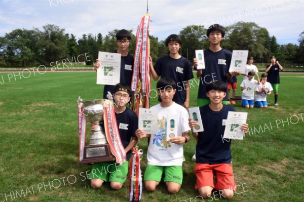 男子低学年の部５年ぶり２度目優勝の緑南。