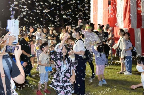 利別神社秋祭りにぎわう　池田