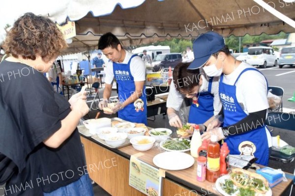 グルメや出し物に盛況　北勝光生会感謝祭 3