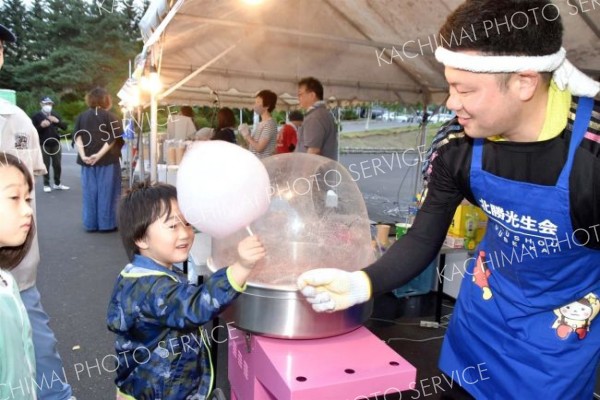 グルメや出し物に盛況　北勝光生会感謝祭 17