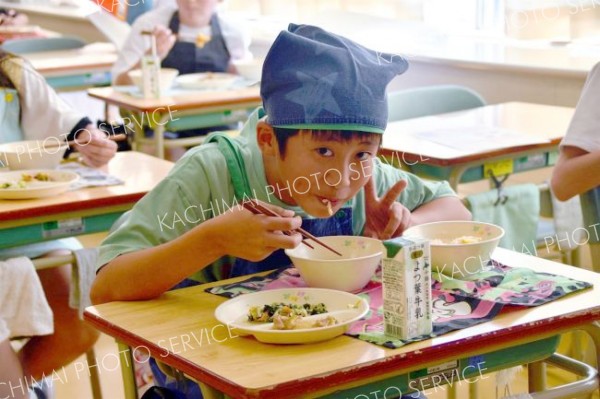 「めむろまるごと給食」で道内２位の献立を再現　芽室町内小中学校