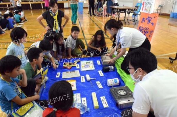 災害時の備え学ぶ　池田小で一日防災学校